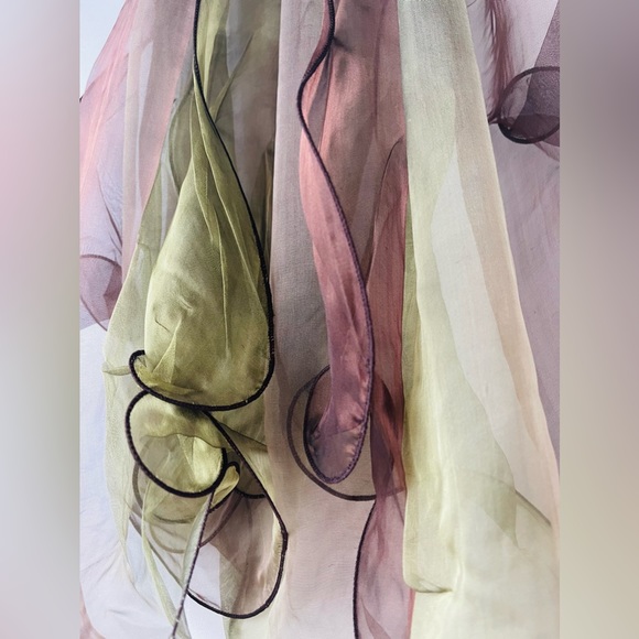 TILO Scarves unique beauty…curly edges and sweet twist to jazz up any outfit 💙 - Picture 5 of 8